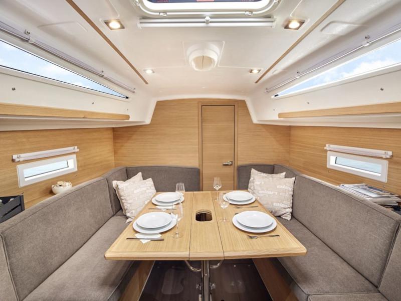 Book yachts online - sailboat - Elan E4 - Milan - rent