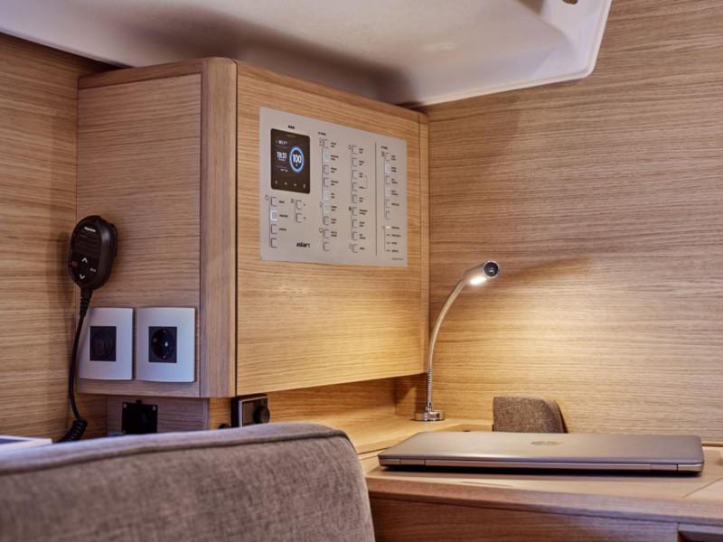 Book yachts online - sailboat - Elan E4 - Lucky - rent