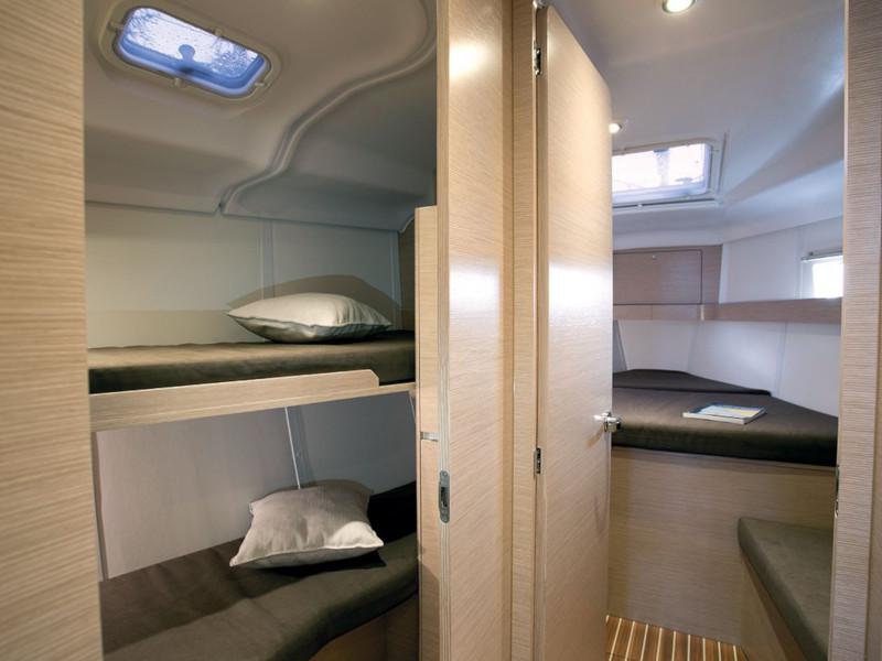 Book yachts online - sailboat - Elan 45 Impression - 4 cabin version - Charm - rent