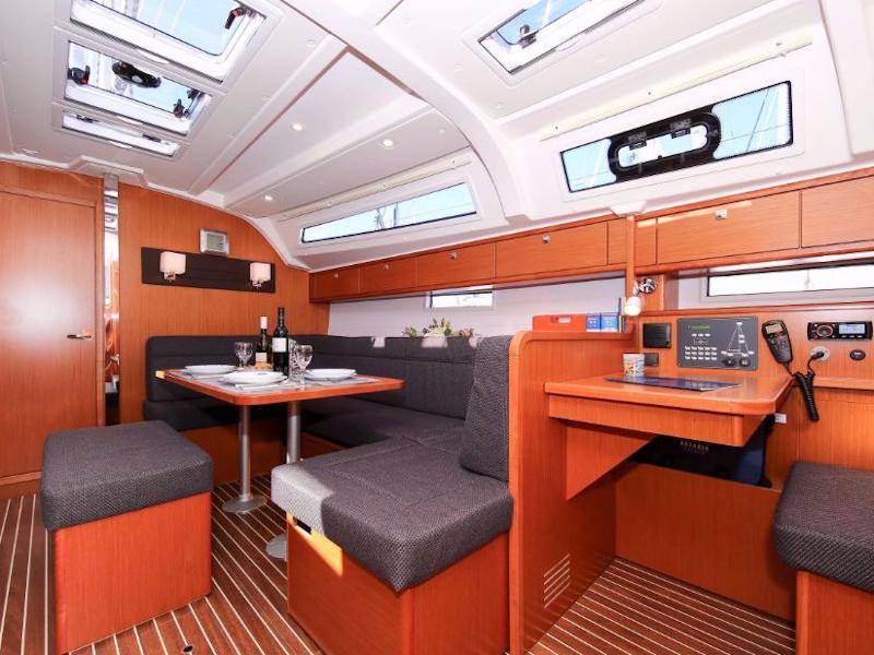 Book yachts online - sailboat - Bavaria Cruiser 41S - Let's Dance - rent