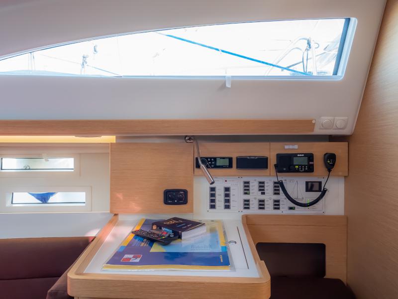 Book yachts online - sailboat - Elan 45 Impression - Amiya - rent