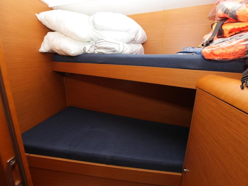 Book yachts online - sailboat - Sun Odyssey 439 - James - rent