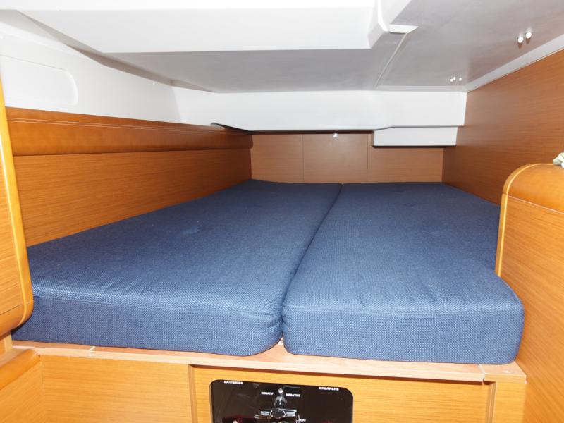 Book yachts online - sailboat - Sun Odyssey 439 - James - rent