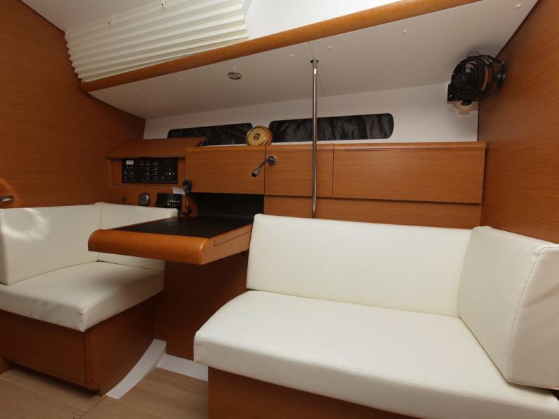 Book yachts online - sailboat - Sun Odyssey 439 - Francis - rent