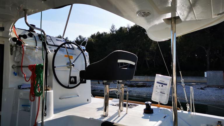 Book yachts online - catamaran - Lagoon 40 - Vaiana - rent