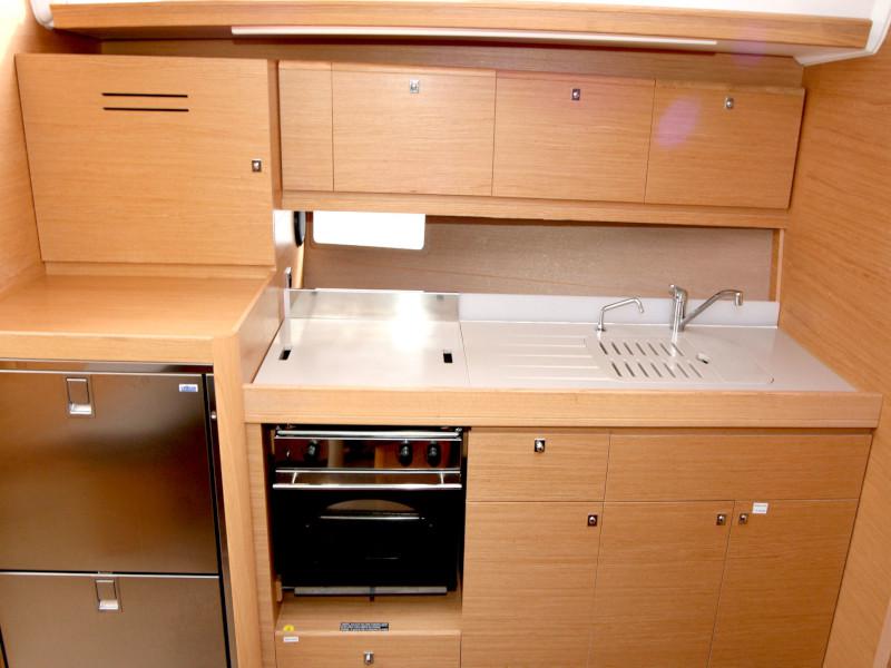 Book yachts online - sailboat - Dufour 382 Grand Large - 2 cab - Lia - rent