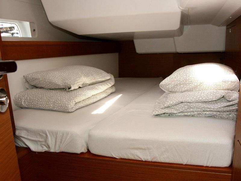 Book yachts online - sailboat - Sun Odyssey 479 - Vencel - rent