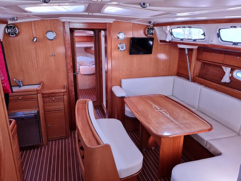 Book yachts online - sailboat - Bavaria 46 Cruiser - Tweety - rent