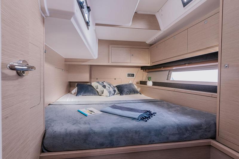 Book yachts online - sailboat - Dufour 470 - Asterix - rent