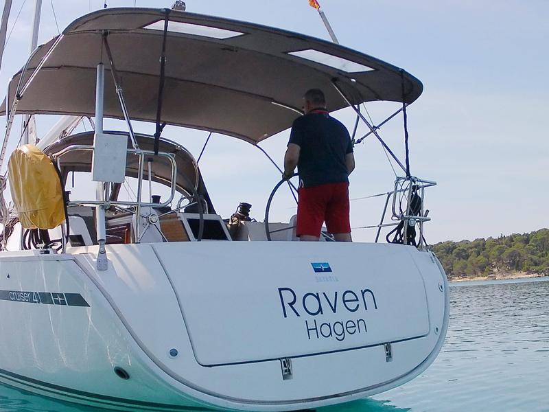 Book yachts online - sailboat - Bavaria Cruiser 41 - Raven - rent