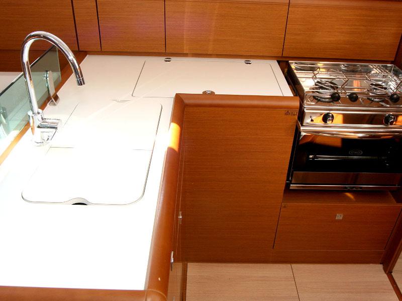 Book yachts online - sailboat - Sun Odyssey 389 - 2 cab - Tara - rent