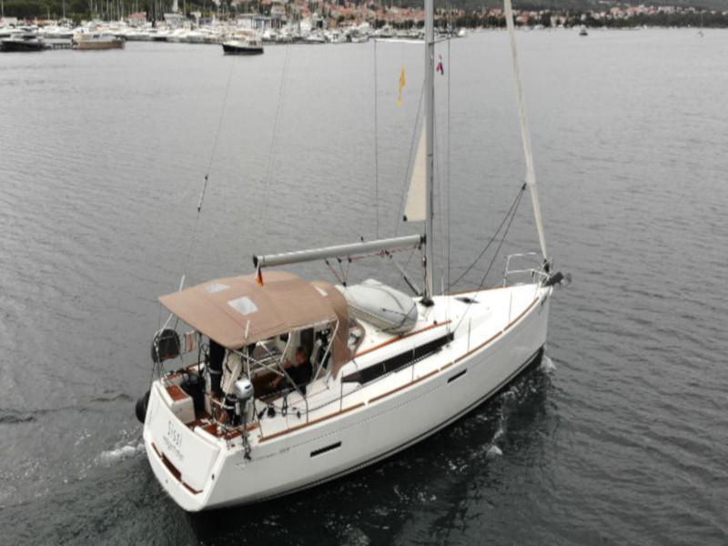 Book yachts online - sailboat - Sun Odyssey 389 - Sissi - rent