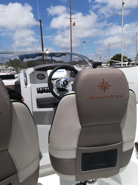Book yachts online - motorboat - Glastron GT 225 - Jualpa - rent