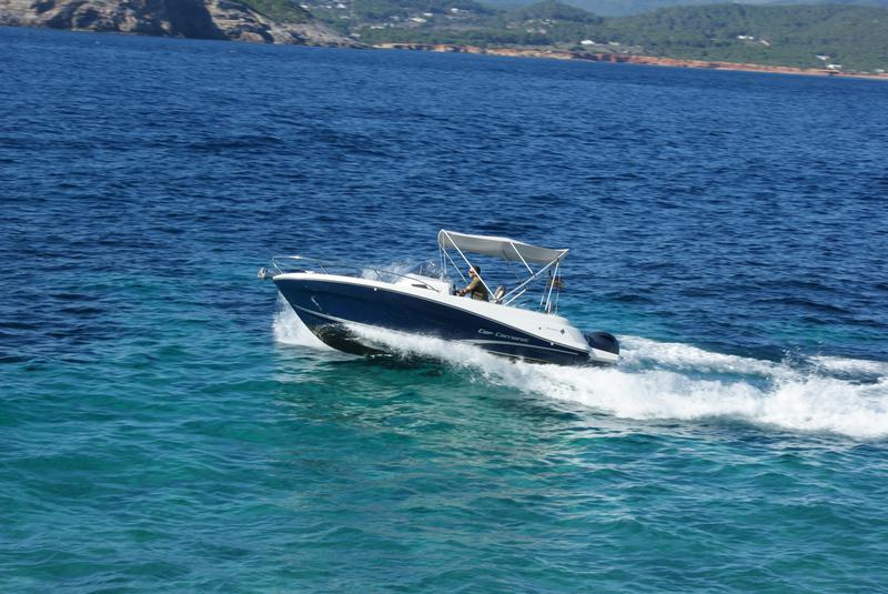 Book yachts online - motorboat - Glastron GT 225 - Jualpa - rent