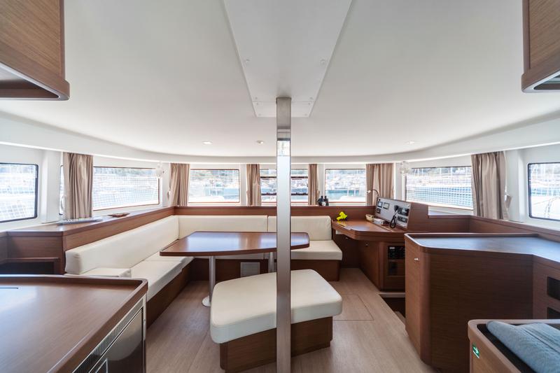 Book yachts online - catamaran - Lagoon 42 - Frangy (New 2021) - rent