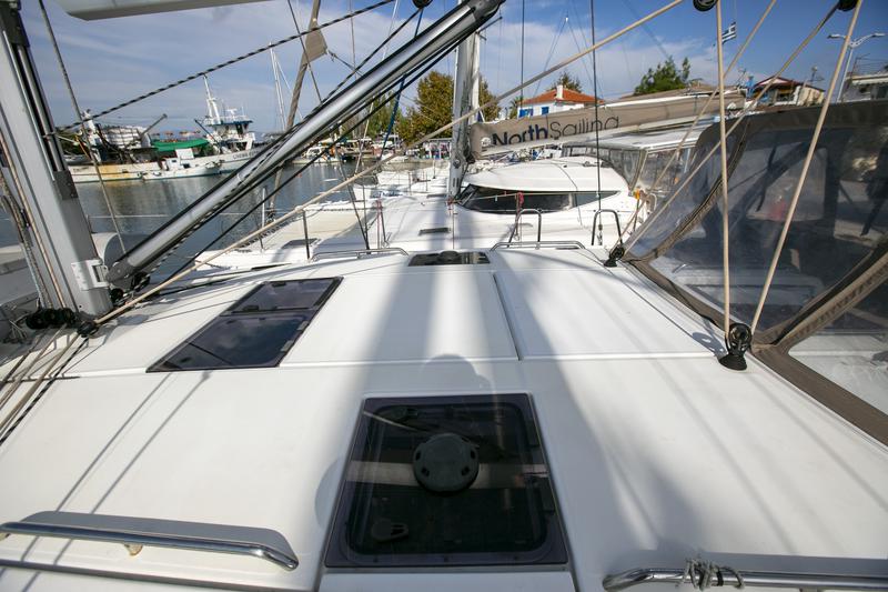 Book yachts online - sailboat - Jeanneau 54 - Jeanneau 54 | with GEN, A/C, inverter, solar panels, bow thruster - rent