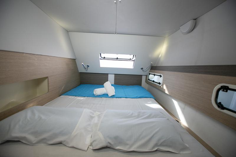 Book yachts online - catamaran - Bali 4.0 - Blue Dream II - rent