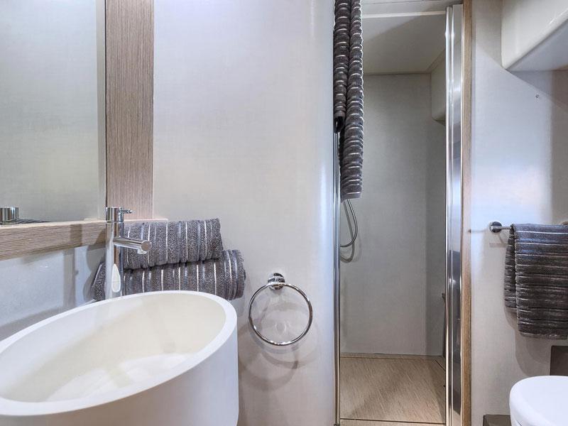 Book yachts online - motorboat - Ferretti 620 - Kimon - rent