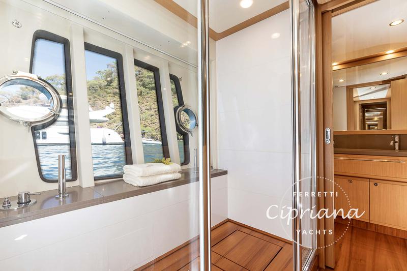 Book yachts online - motorboat - Ferretti 830 - Cipriana - rent