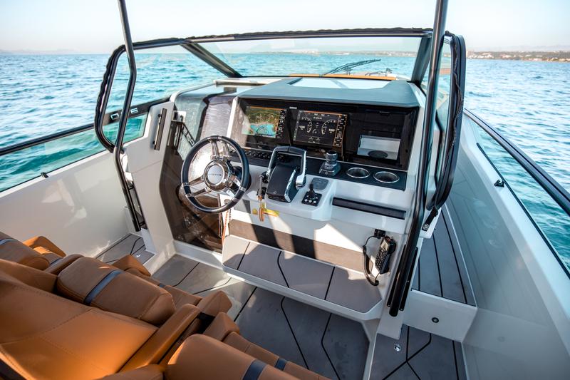 Book yachts online - motorboat - Saxdor 320 GTO - Saxdor 320 GTO (2022) - rent
