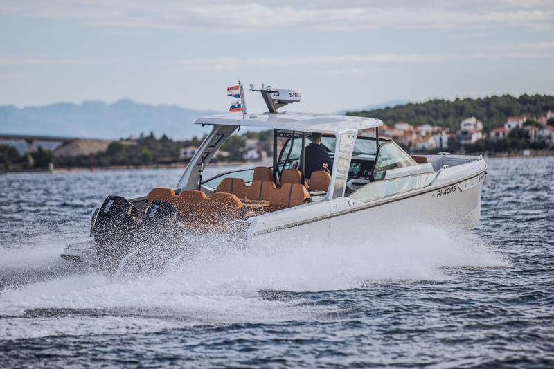 Book yachts online - motorboat - Saxdor 320 GTO - Saxdor 320 GTO (2022) - rent