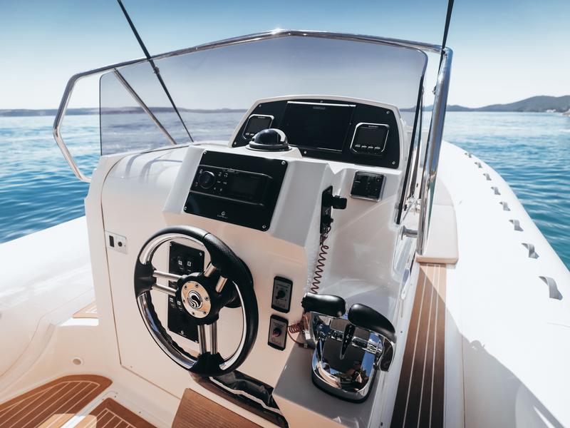 Book yachts online - other - Capelli Tempest  1000 Sun - Capelli Tempest  1000 Sun (2018) - rent