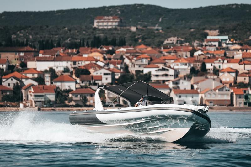 Book yachts online - other - Capelli Tempest  1000 Sun - Capelli Tempest  1000 Sun (2018) - rent
