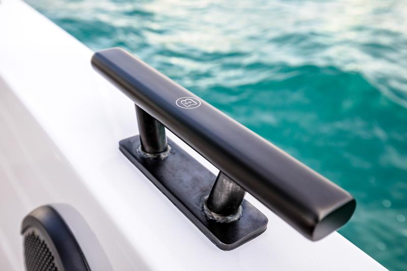 Book yachts online - motorboat - Axopar 37 Sun Top - Malisol - rent