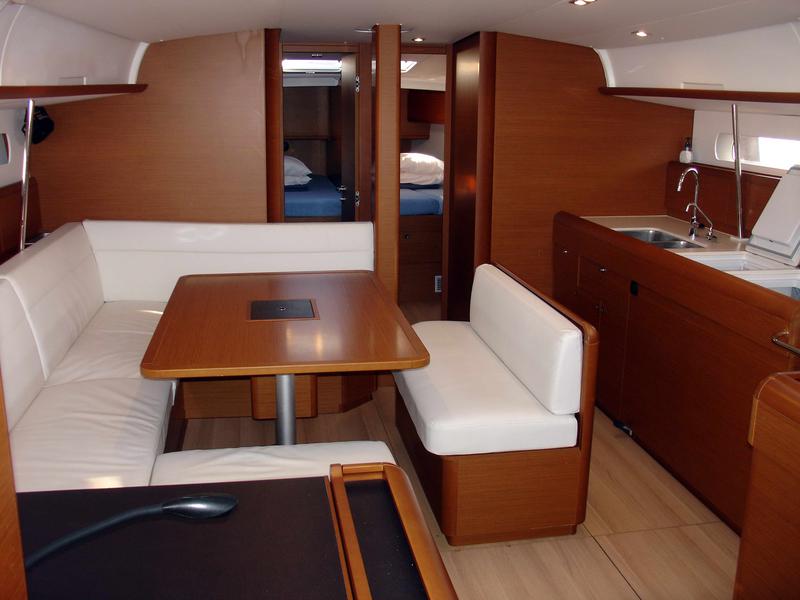 Book yachts online - sailboat - Sun Odyssey 519 - Ataraxia - rent