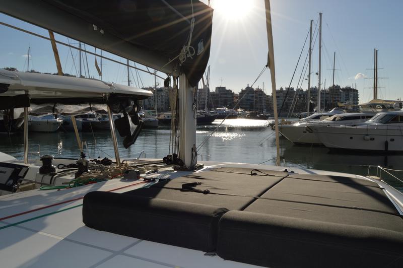 Book yachts online - catamaran - Lagoon 42 - FRIG 007 - rent