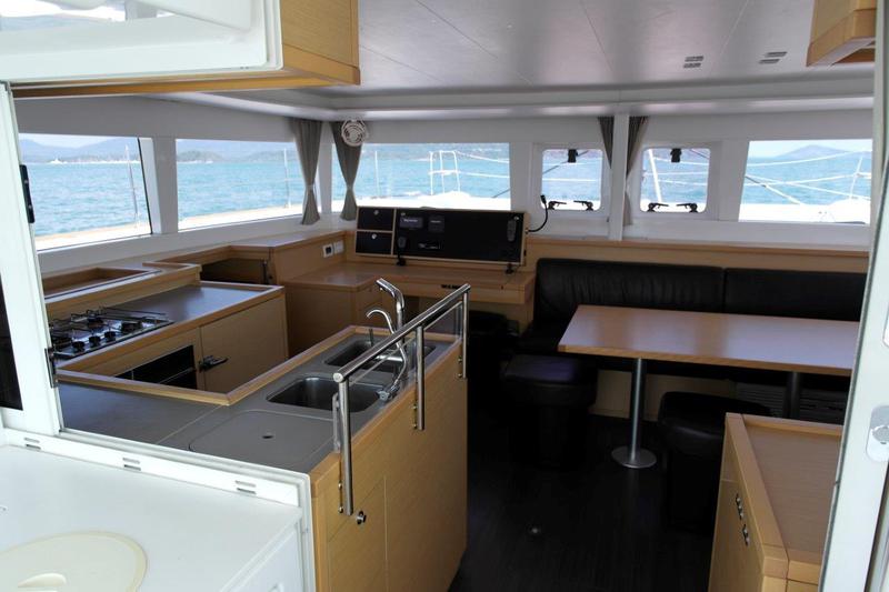 Book yachts online - catamaran - Lagoon 450 - Shana - rent