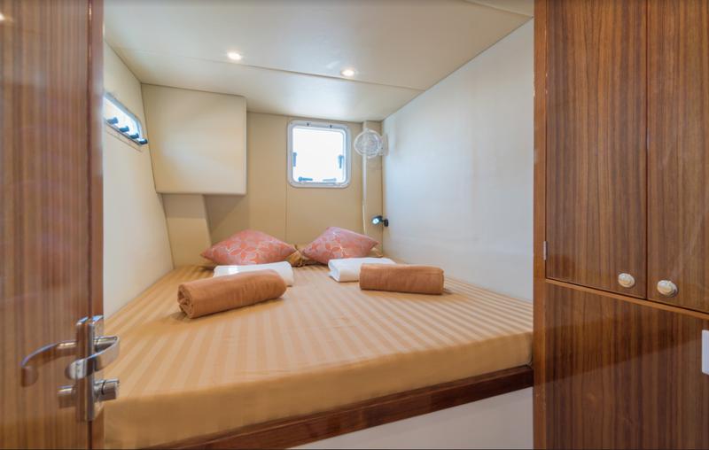 Book yachts online - catamaran - Island Spirit 410 - Vesna - rent