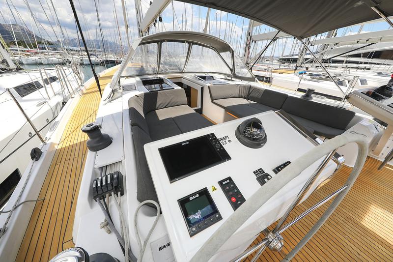 Book yachts online - sailboat - Hanse 588 - STARDUST 1 - rent