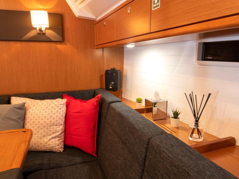Book yachts online - sailboat - Bavaria Cruiser 46 - Titan - rent
