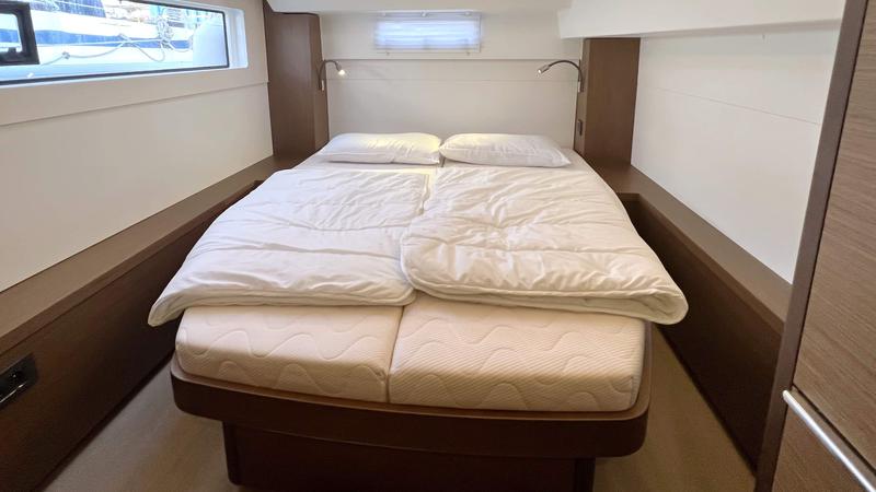 Book yachts online - catamaran - Lagoon 46 - Voyager - rent