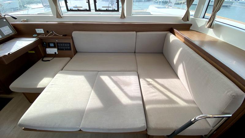 Book yachts online - catamaran - Lagoon 40 - Sunrise - rent