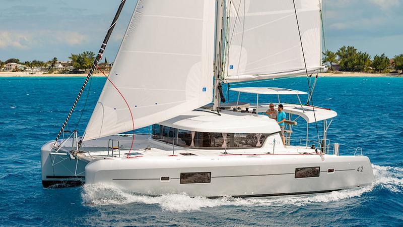 Book yachts online - catamaran - Lagoon 42 - Moonlight - rent