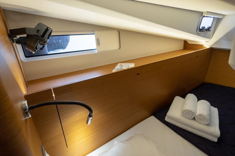 Book yachts online - sailboat - Sun Odyssey 440 - Ioleta - rent