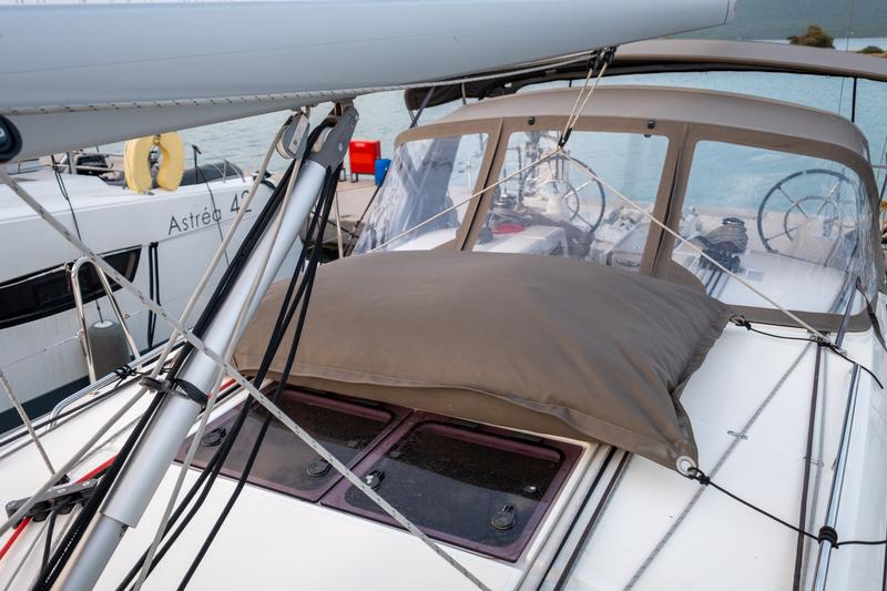 Book yachts online - sailboat - Sun Odyssey 410 - Sammy - rent