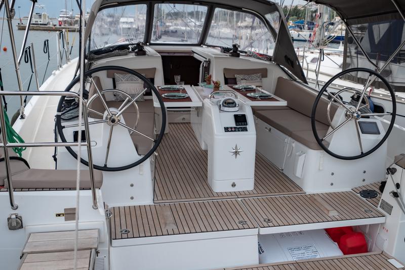 Book yachts online - sailboat - Sun Odyssey 410 - Sammy - rent