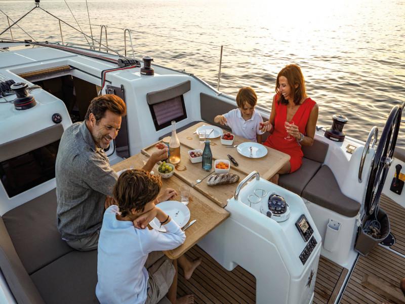 Book yachts online - sailboat - Sun Odyssey 410 - Locean - rent