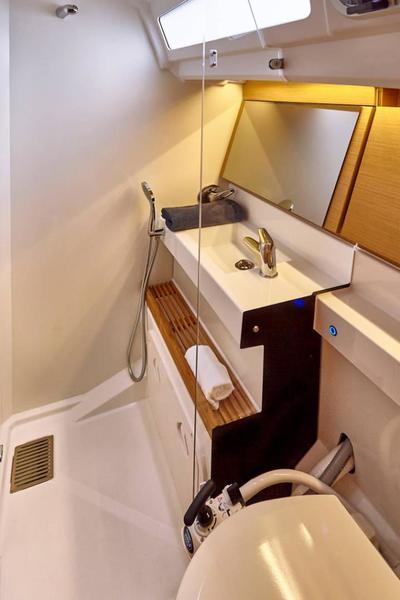 Book yachts online - sailboat - Sun Odyssey 440 - Virginia (A/C, Gen. 10kVA, Watermaker 160L/h, Electric Winch) - rent