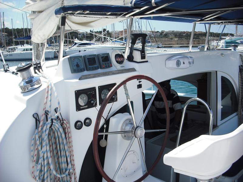 Book yachts online - catamaran - Lagoon 380 - Elan - rent