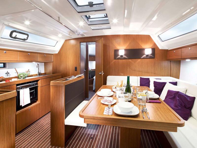 Book yachts online - sailboat - Bavaria Cruiser 46 - Ariadni - rent