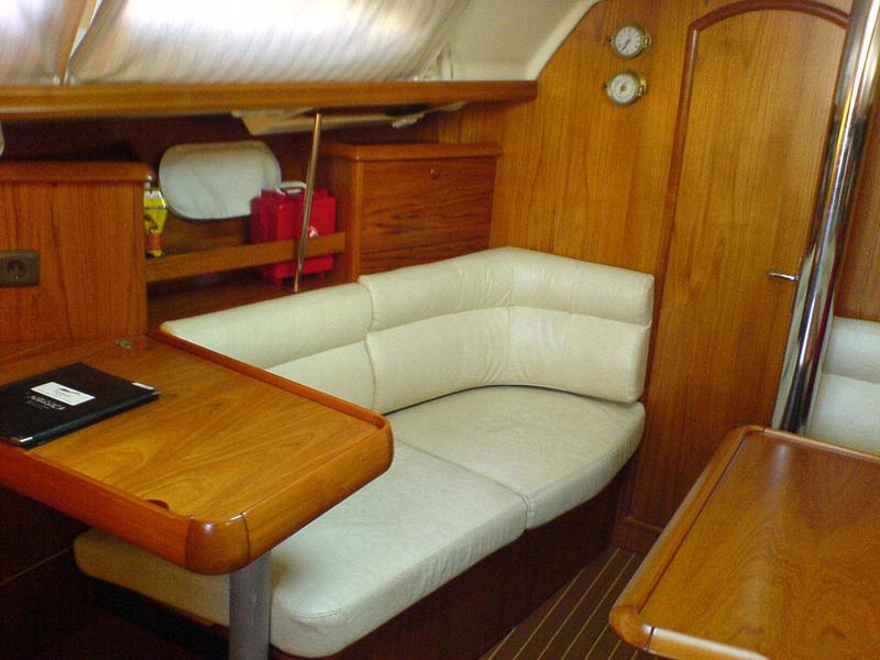 Book yachts online - sailboat - Sun Odyssey 37 - ALKI - rent