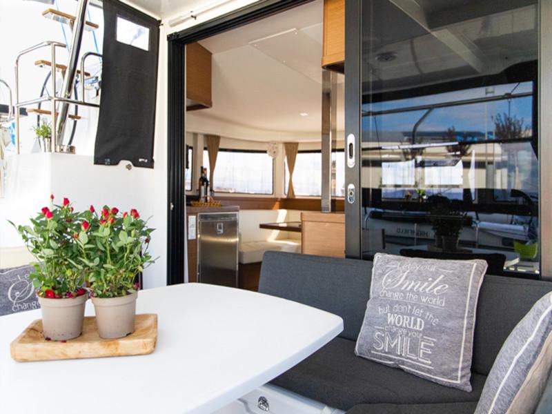 Book yachts online - catamaran - Lagoon 42 - Dioni - rent