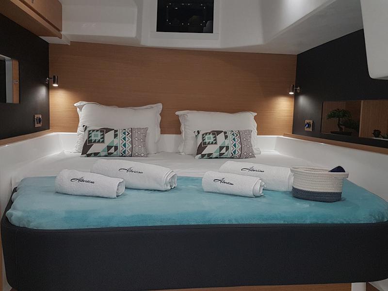 Book yachts online - catamaran - Dufour Catamaran 48 - Albertina II - rent
