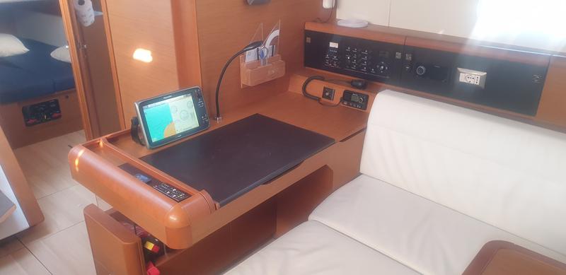 Book yachts online - sailboat - Sun Odyssey 519 - In A Silent Way - rent