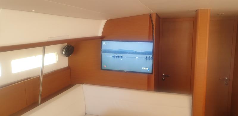 Book yachts online - sailboat - Sun Odyssey 519 - In A Silent Way - rent
