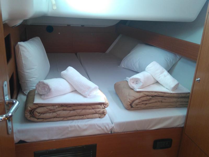 Book yachts online - sailboat - Cyclades 50.4 - Siora Maria - rent